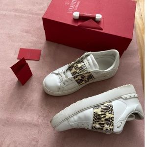 VALENTINO - OPEN VLTN snakeskin/white rockstud sneakers